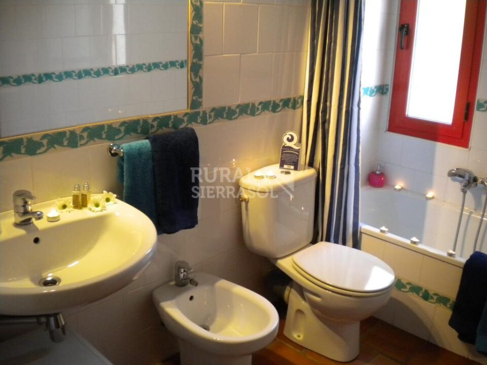 Espléndida Villa en Aracena, con piscina, aire acondicionado y wifi - Imagen 15