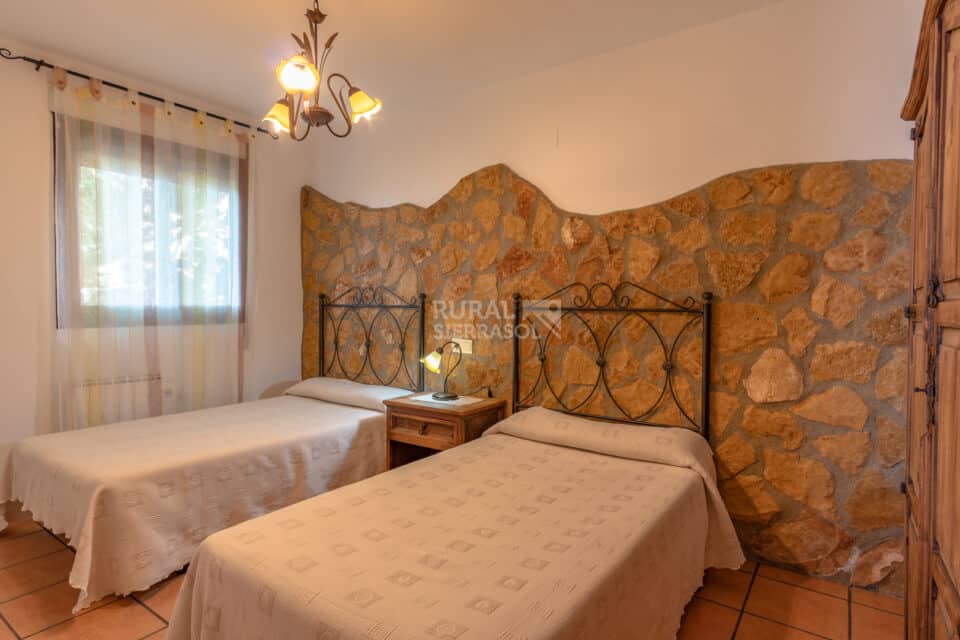 Acogedor Alojamiento Rural en Alpujarra de La Sierra, con piscina y cabina hidromasaje - Imagen 38
