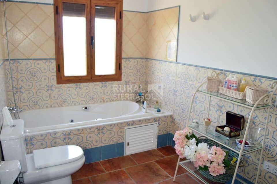 Espléndida Casa Rural en Hornachuelos, con piscina, barbacoa y aire acondicionado - Imagen 14
