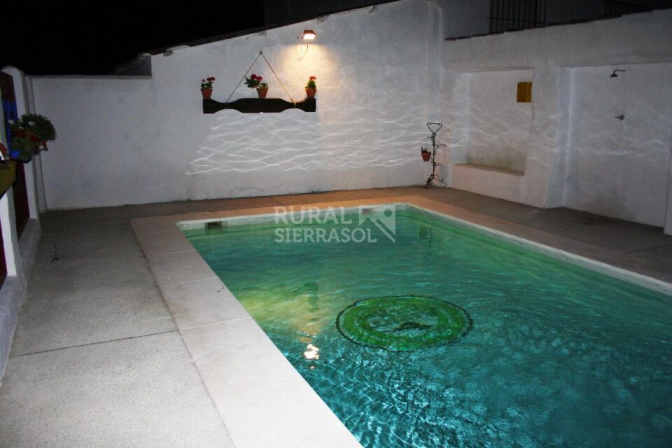 Centenaria Casa Rural en plena naturaleza, con piscina, chimenea y barbacoa - Imagen 37