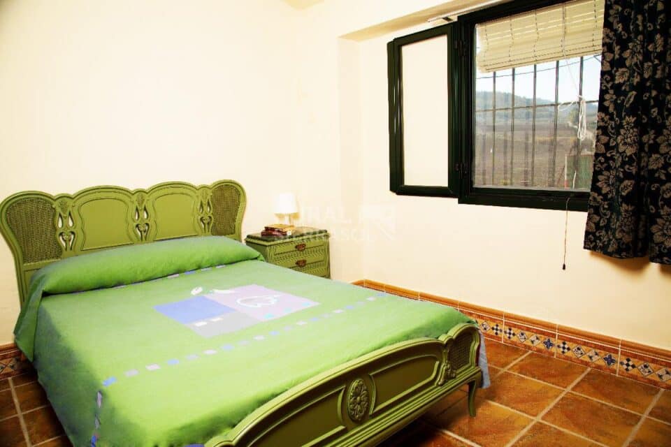 Centenaria Casa Rural en plena naturaleza, con piscina, chimenea y barbacoa - Imagen 42