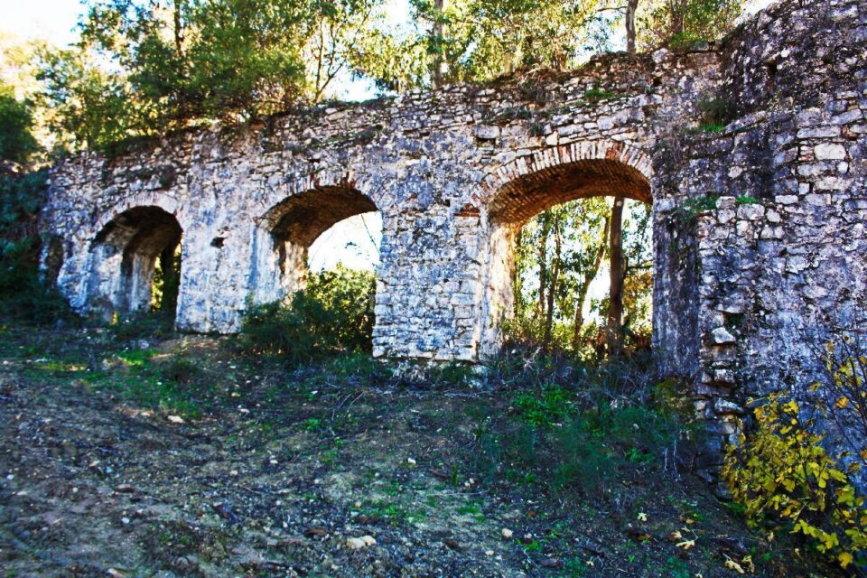 Centenaria Casa Rural en plena naturaleza, con piscina, chimenea y barbacoa - Imagen 80