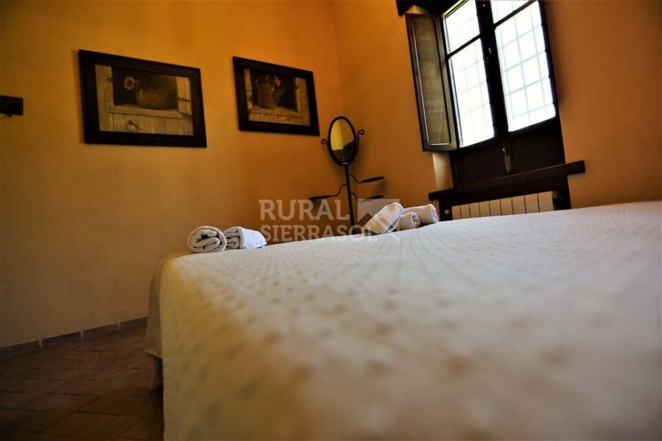 Maravillosa Casa Rural en Cazalla de la Sierra, con piscina, wifi y barbacoa - Imagen 17