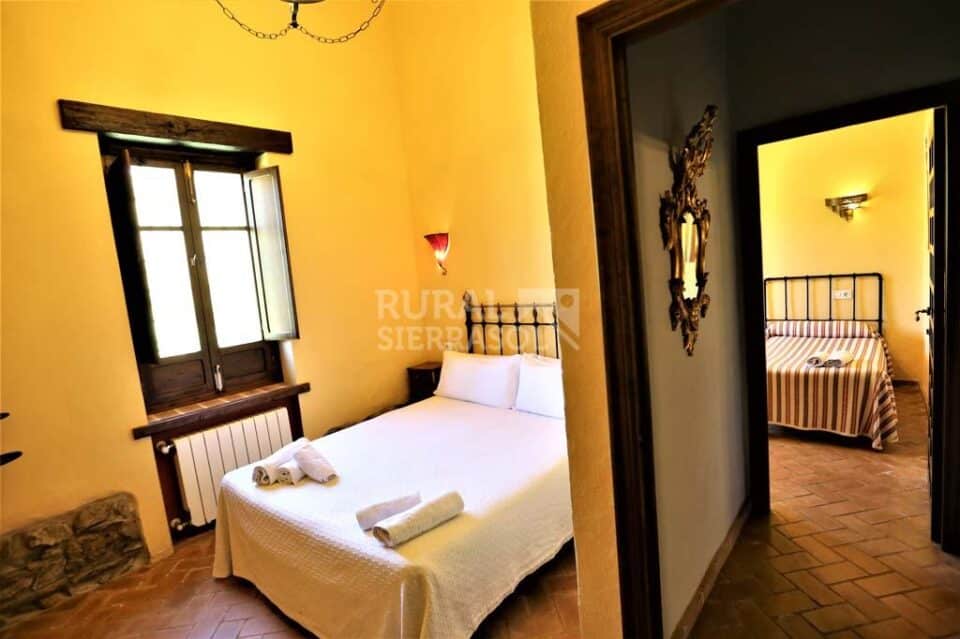 Maravillosa Casa Rural en Cazalla de la Sierra, con piscina, wifi y barbacoa - Imagen 18