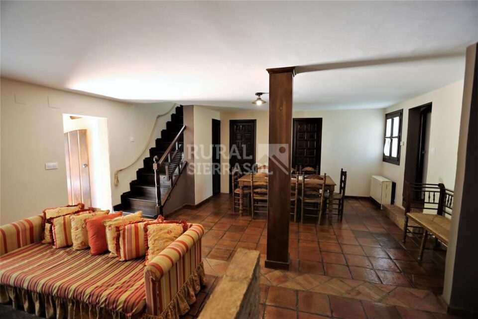 Encantadora Casa Rural en El Parque Natural Sierra Norte de Sevilla, con piscina, chimenea y barbacoa - Imagen 18