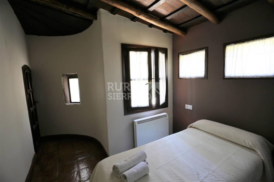 Encantadora Casa Rural en El Parque Natural Sierra Norte de Sevilla, con piscina, chimenea y barbacoa - Imagen 24