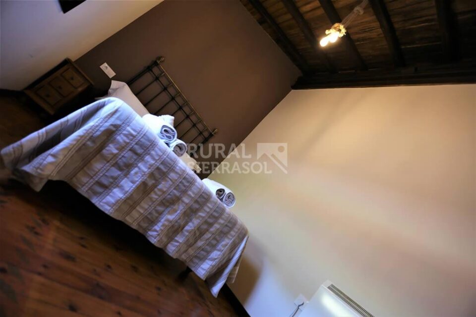 Encantadora Casa Rural en El Parque Natural Sierra Norte de Sevilla, con piscina, chimenea y barbacoa - Imagen 25