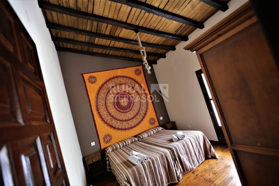 Encantadora Casa Rural en El Parque Natural Sierra Norte de Sevilla, con piscina, chimenea y barbacoa - Imagen 27