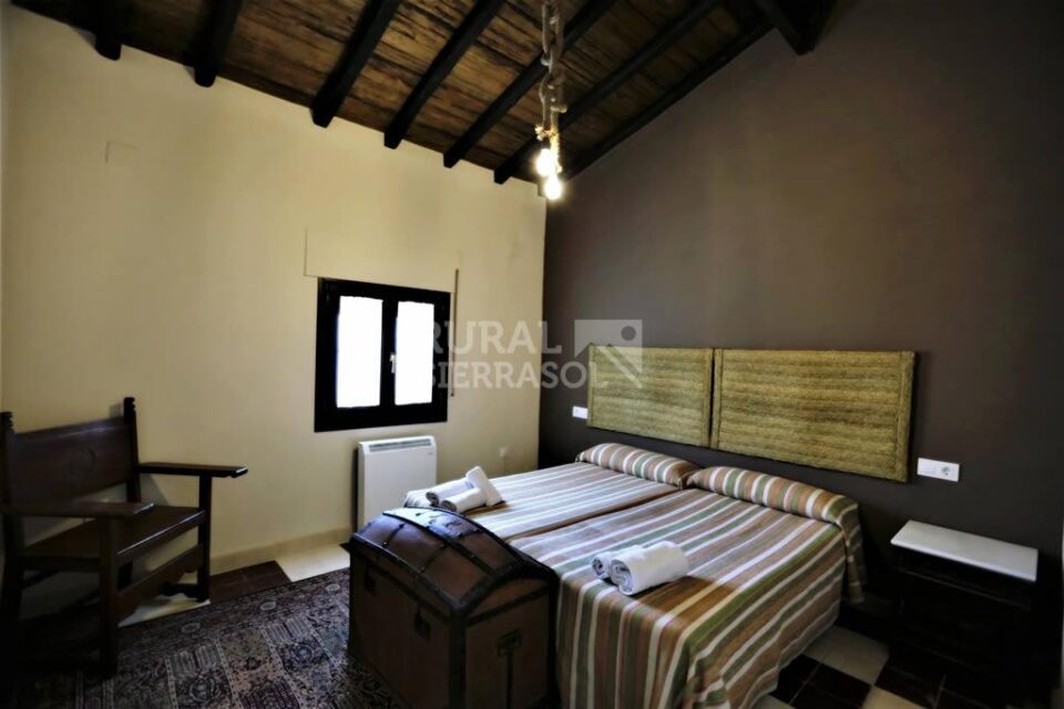 Encantadora Casa Rural en El Parque Natural Sierra Norte de Sevilla, con piscina, chimenea y barbacoa - Imagen 31