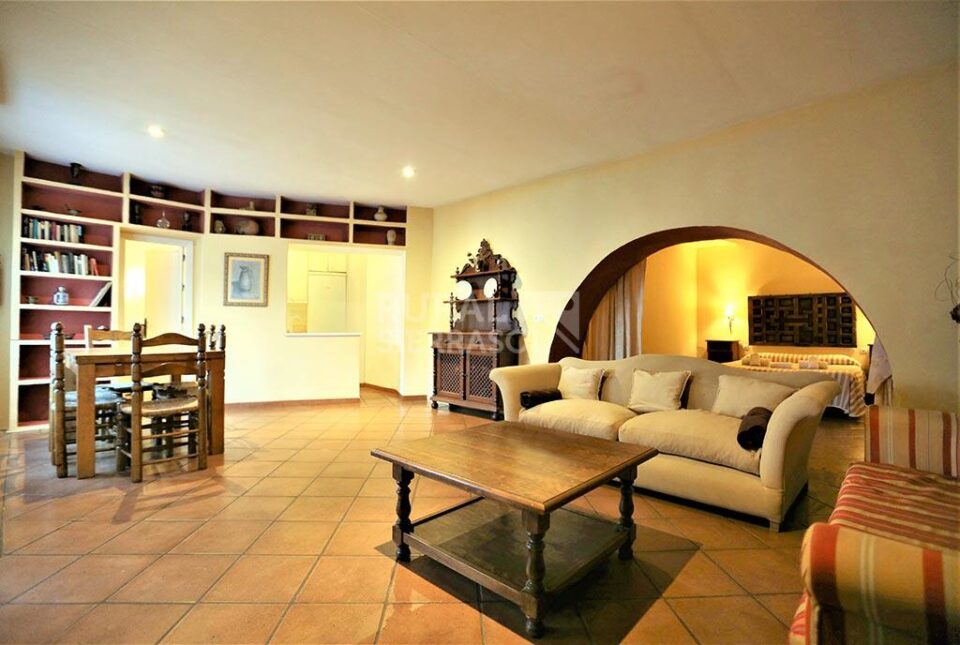 Majestuosa Casa Rural en Cazalla de la Sierra, con barbacoa, chimenea y wifi - Imagen 8