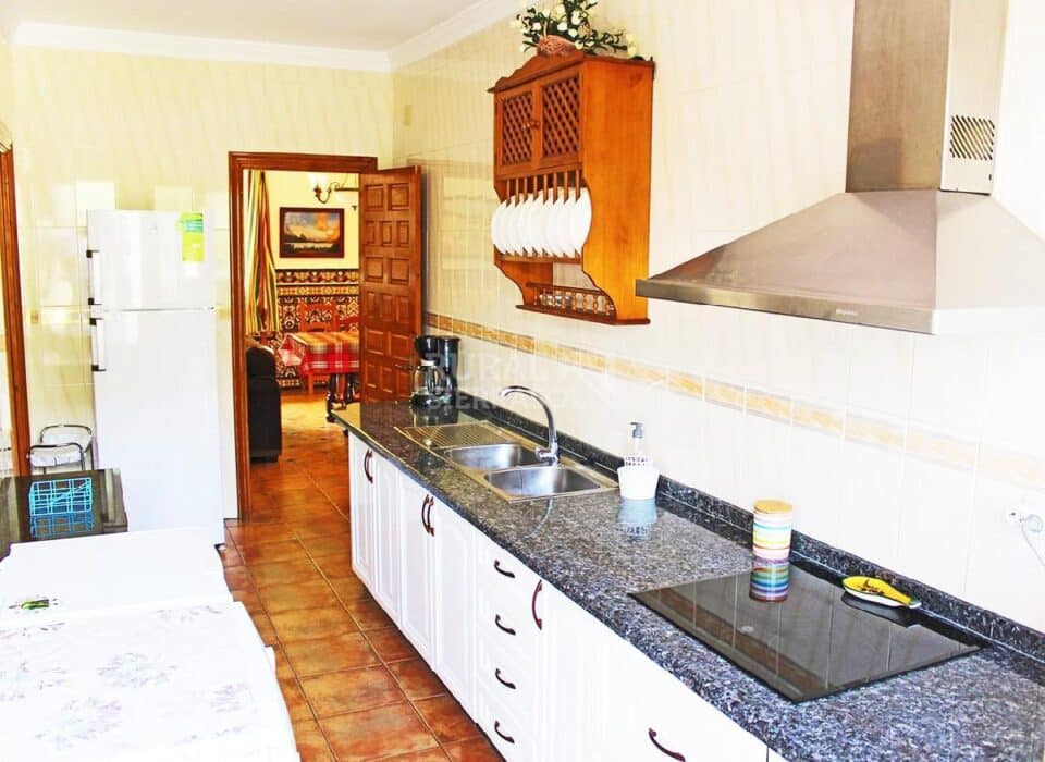 Maravillosa Casa Rural en Ubrique, con piscina y preciosas vistas a la sierra - Imagen 6