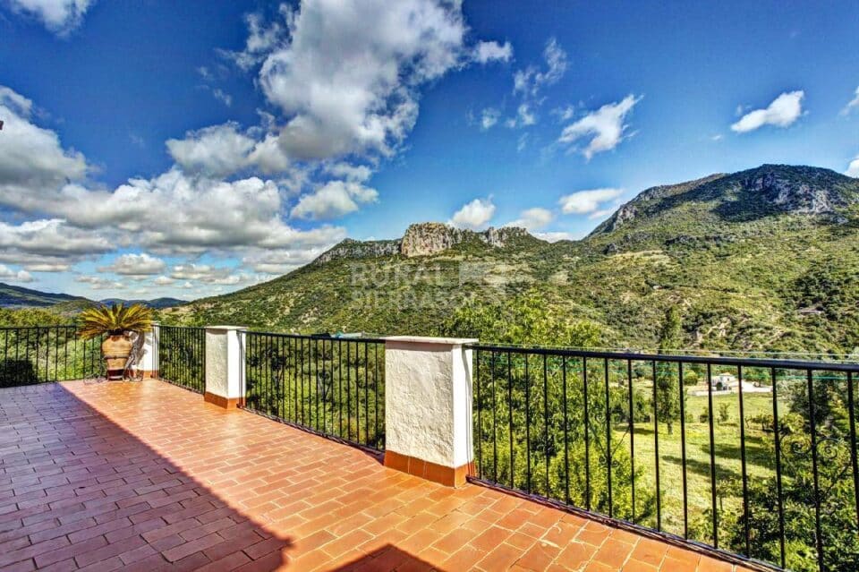 Maravillosa Casa Rural en Ubrique, con piscina y preciosas vistas a la sierra - Imagen 15