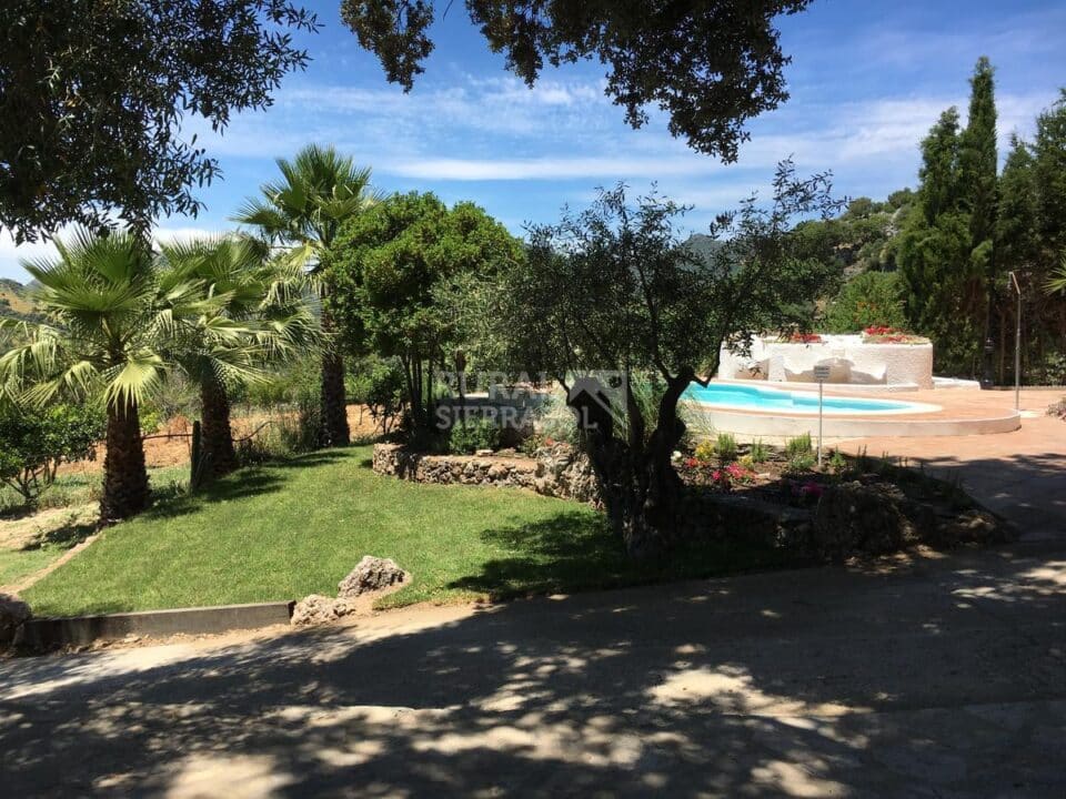 Amplia Casa Rural en la Sierra de Grazalema, con unas vistas impresionantes - Imagen 25