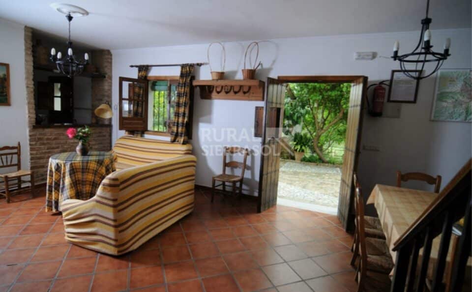 Casa Rural muy confortable en Aroche, con piscina y barbacoa - Imagen 4