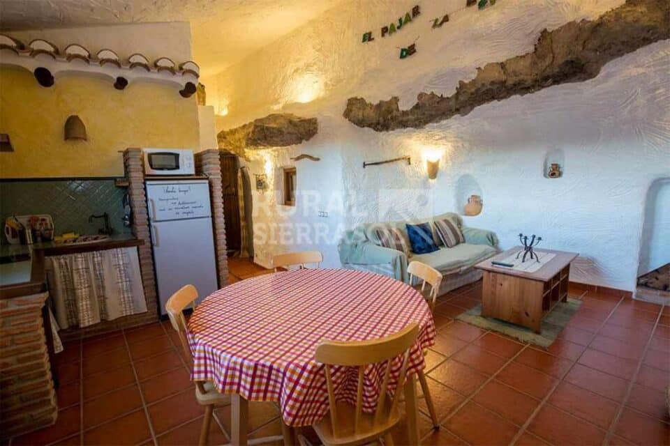 Coqueta Casa Cueva en Galera, con chimenea y barbacoa - Imagen 4