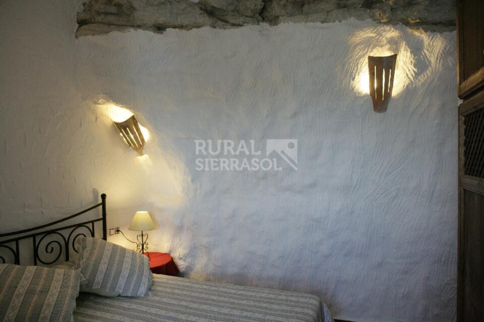 Amplia Casa Cueva con chimenea y calefacción, en Galera - Imagen 4