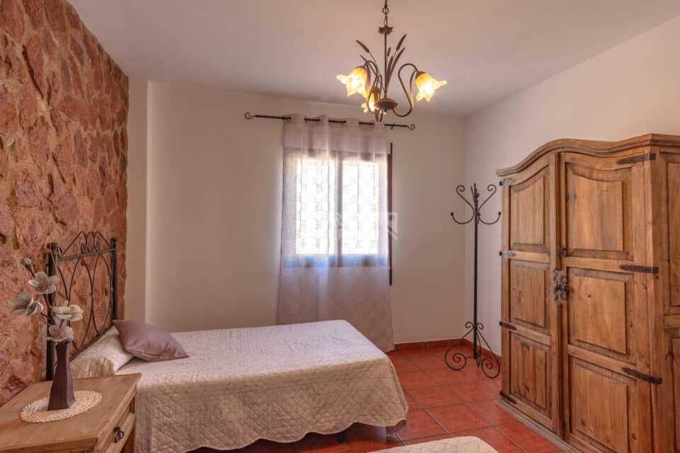 Acogedor Alojamiento Rural en Alpujarra de La Sierra, con piscina y cabina hidromasaje - Imagen 40