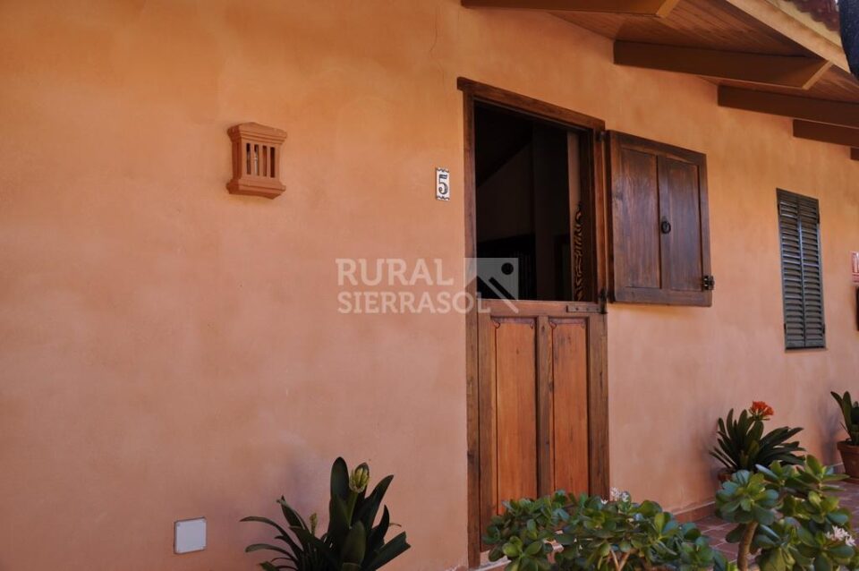 Confortable Casa Rural con piscina, pista de pádel y aire acondicionado en la Sierra de Aracena - Imagen 17
