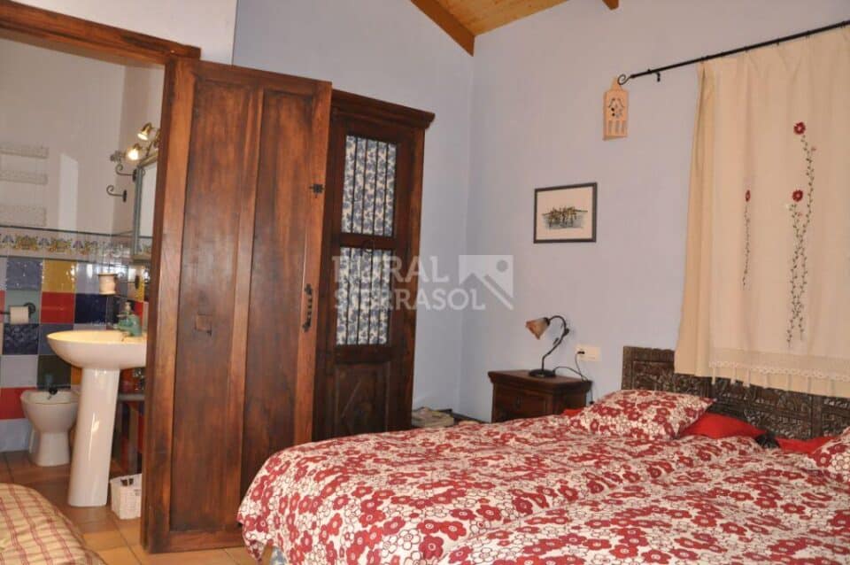 Confortable Casa Rural con piscina, pista de pádel y aire acondicionado en la Sierra de Aracena - Imagen 24