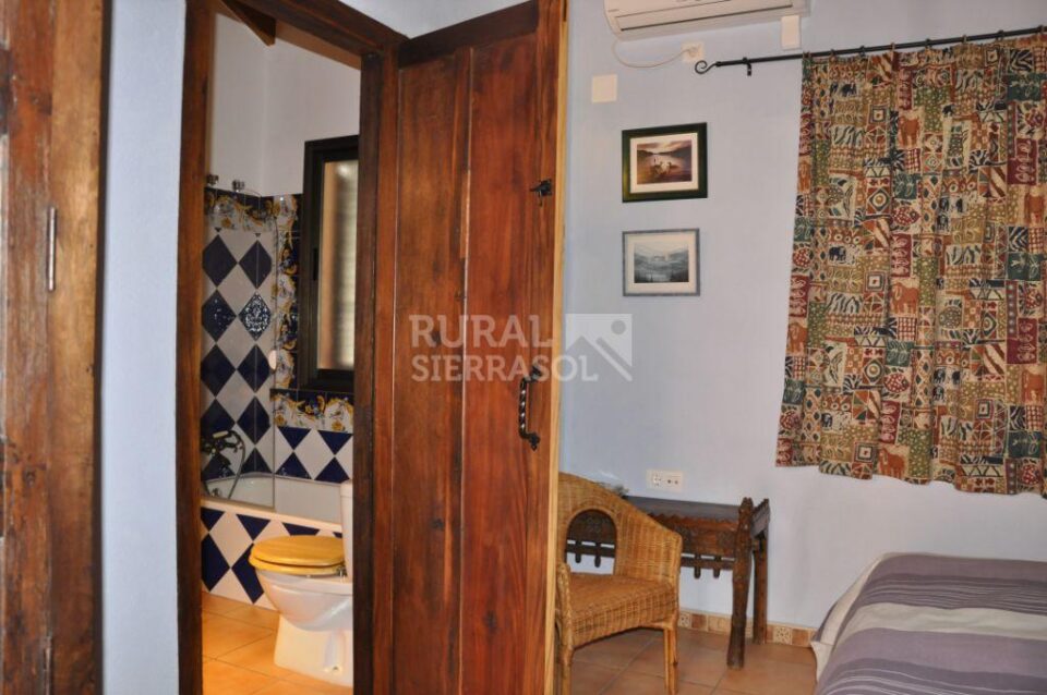 Confortable Casa Rural con piscina, pista de pádel y aire acondicionado en la Sierra de Aracena - Imagen 35