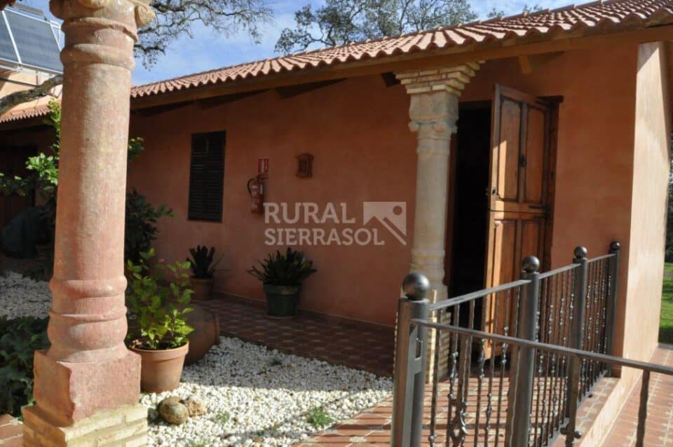 Confortable Casa Rural con piscina, pista de pádel y aire acondicionado en la Sierra de Aracena - Imagen 42