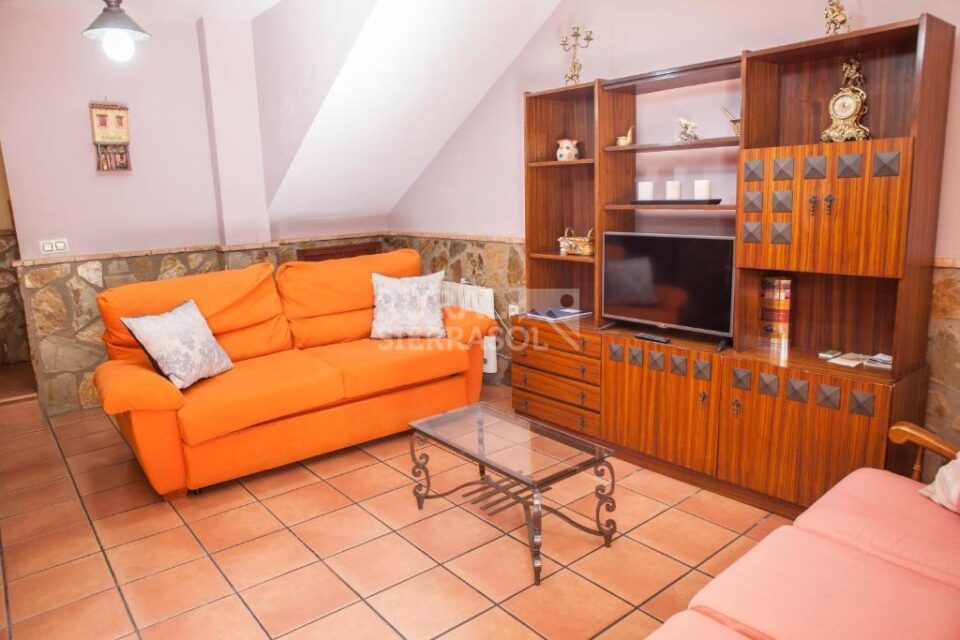Acogedora Casa Rural en Casas del Monte, con piscina - Imagen 11