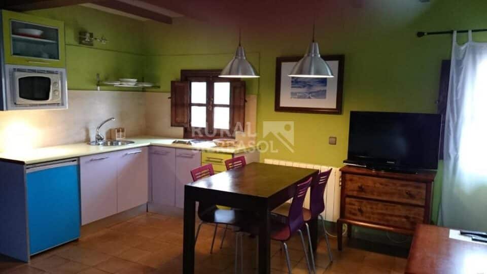 Acogedor Apartamento Rural en Hervás, con piscina y wifi - Imagen 16
