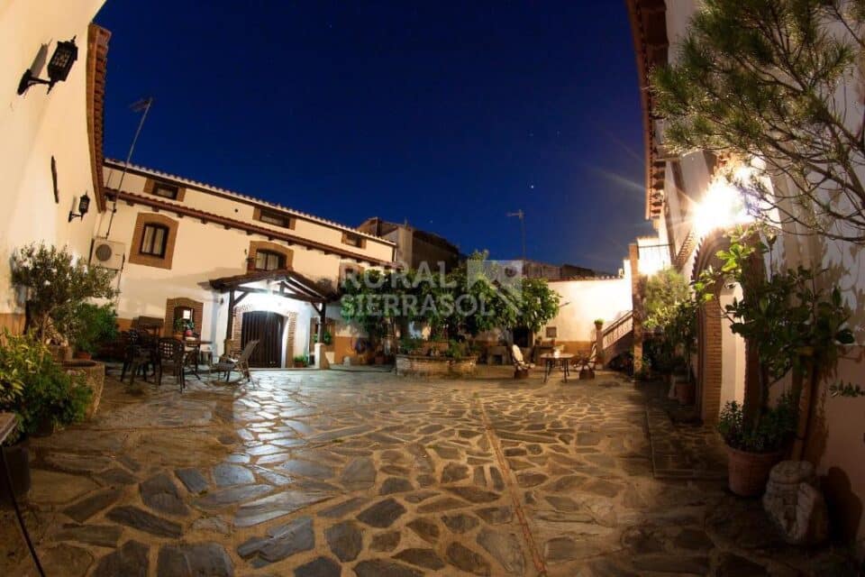 Elegante Apartamento Rural con amplio jardín, en Malpartida de Plasencia - Imagen 27