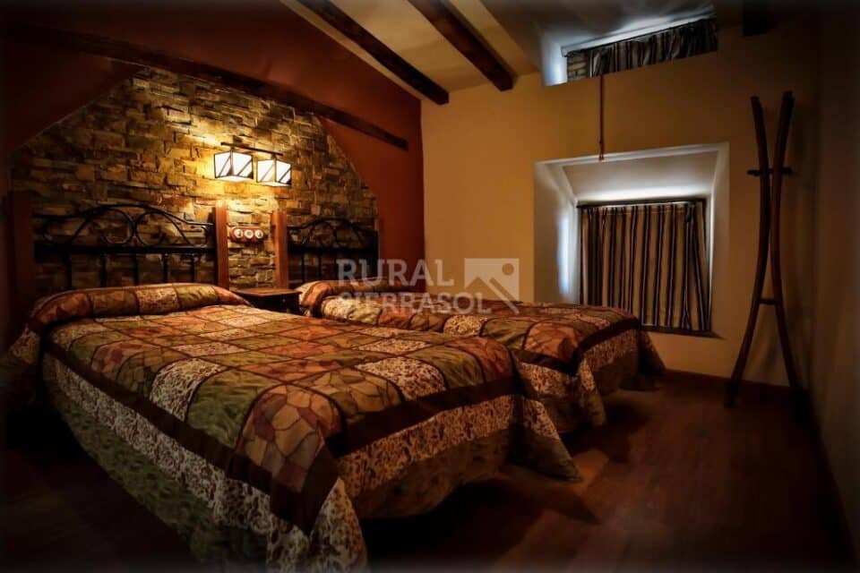 Elegante Apartamento Rural con amplio jardín, en Malpartida de Plasencia - Imagen 30