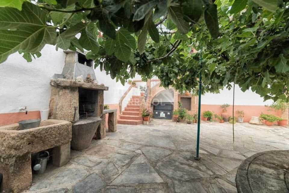 Elegante Apartamento Rural con amplio jardín, en Malpartida de Plasencia - Imagen 39