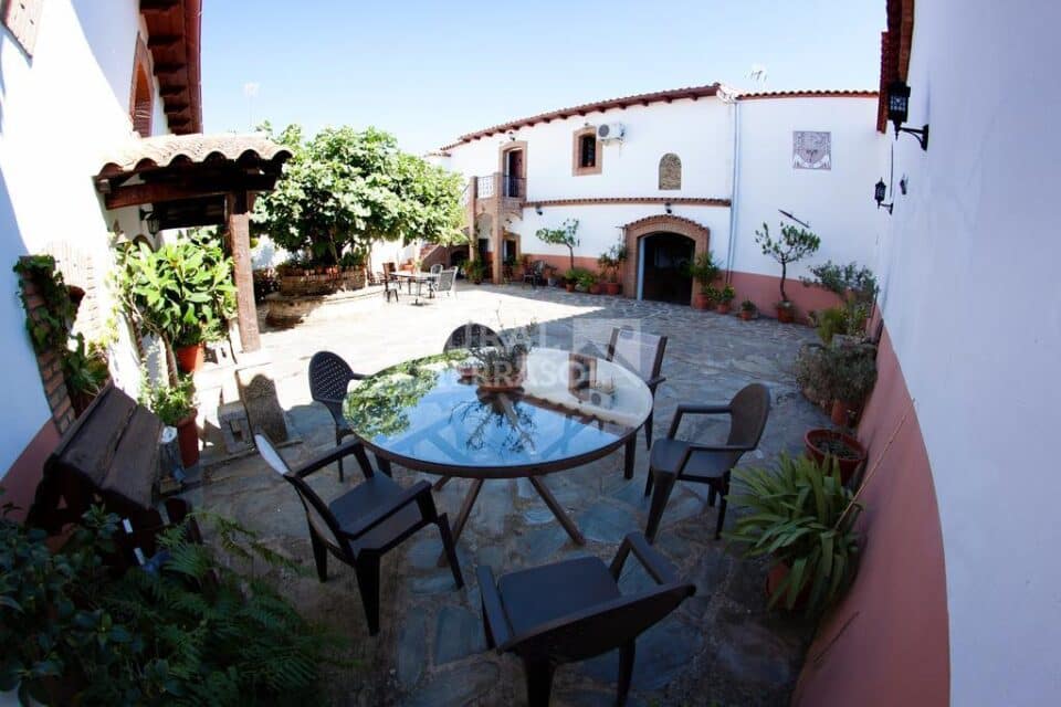 Elegante Apartamento Rural con amplio jardín, en Malpartida de Plasencia - Imagen 52