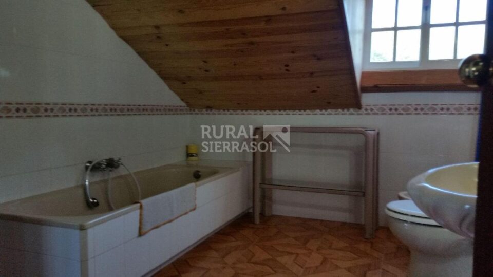 Amplia Casa Rural con piscina y amplio jardín, en Ubrique - Imagen 13