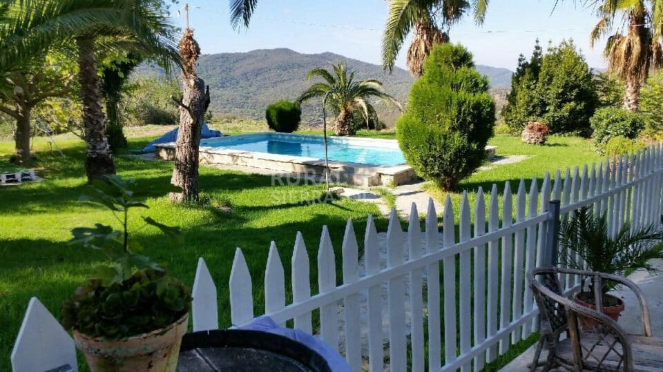 Amplia Casa Rural con piscina y amplio jardín, en Ubrique - Imagen 21