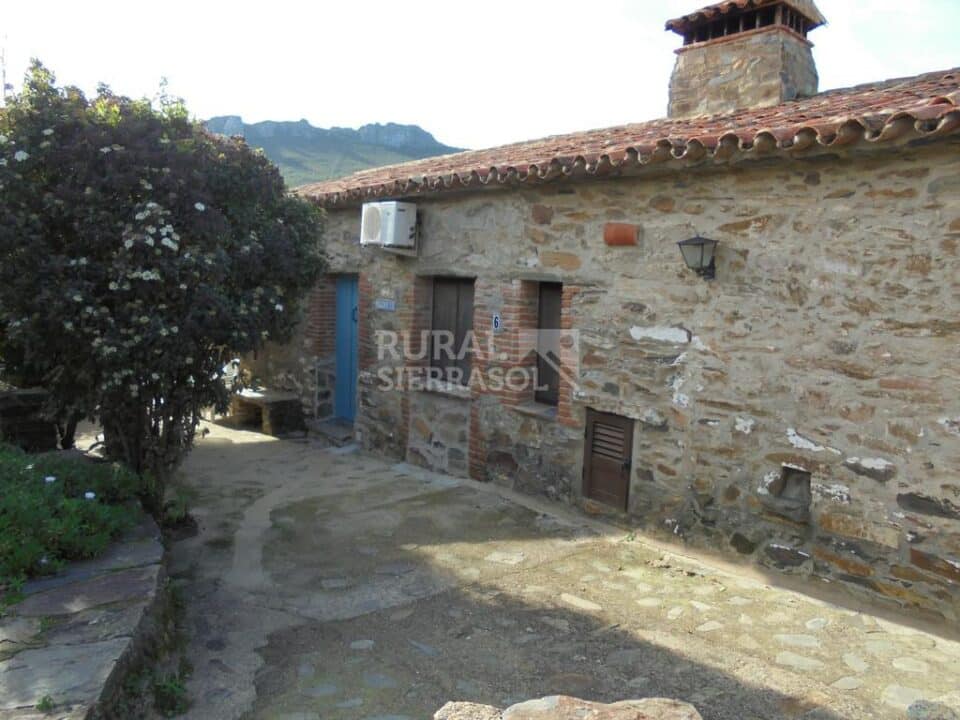 Magnífica Casa Rural en Valencia de Alcántara, con piscina y barbacoa - Imagen 43