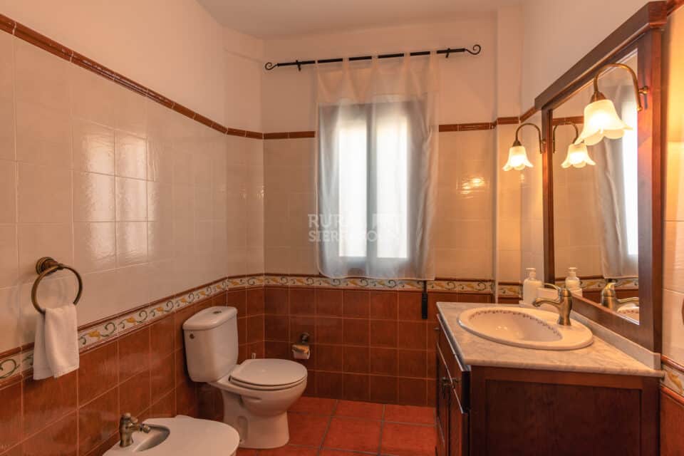 Acogedor Alojamiento Rural en Alpujarra de La Sierra, con piscina y cabina hidromasaje - Imagen 48