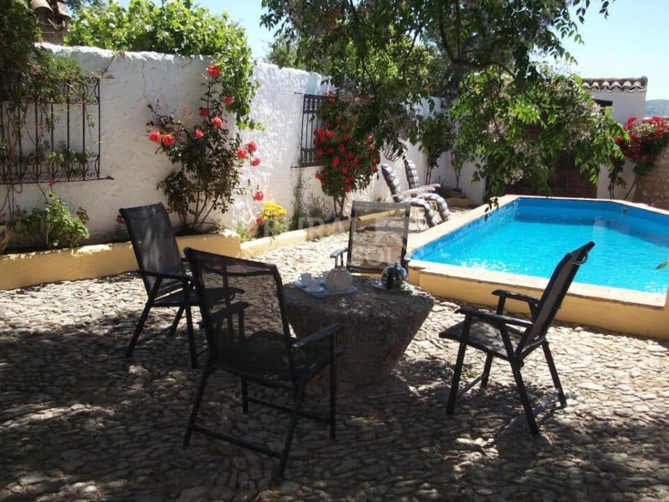 Acogedora Casa Rural en Algarinejo, con piscina y bonitas zonas exteriores - Imagen 5