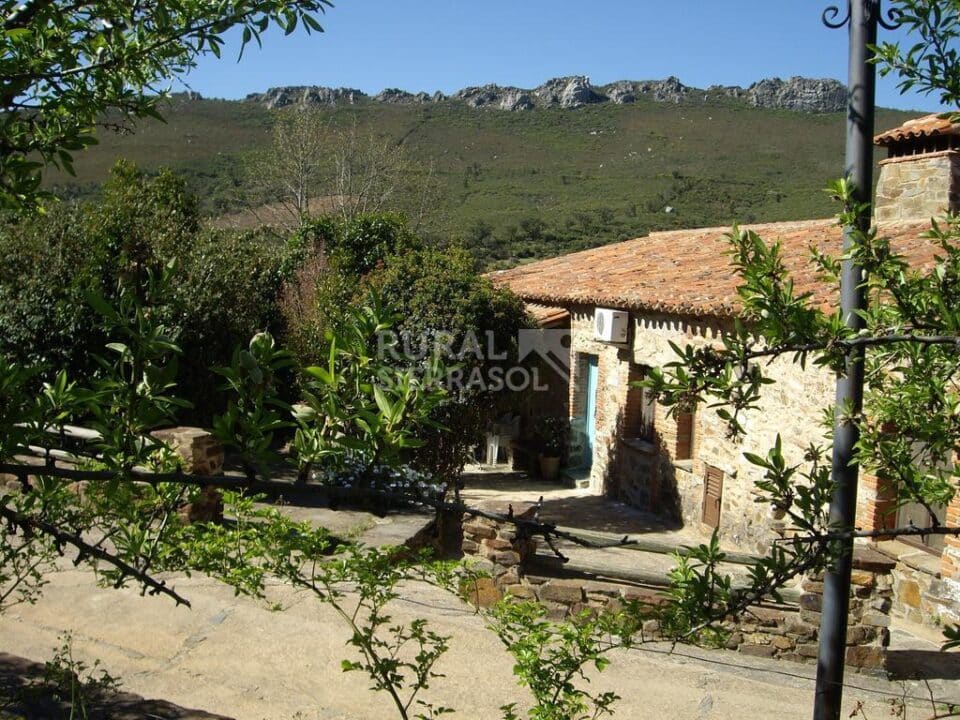 Magnífica Casa Rural en Valencia de Alcántara, con piscina y barbacoa - Imagen 51