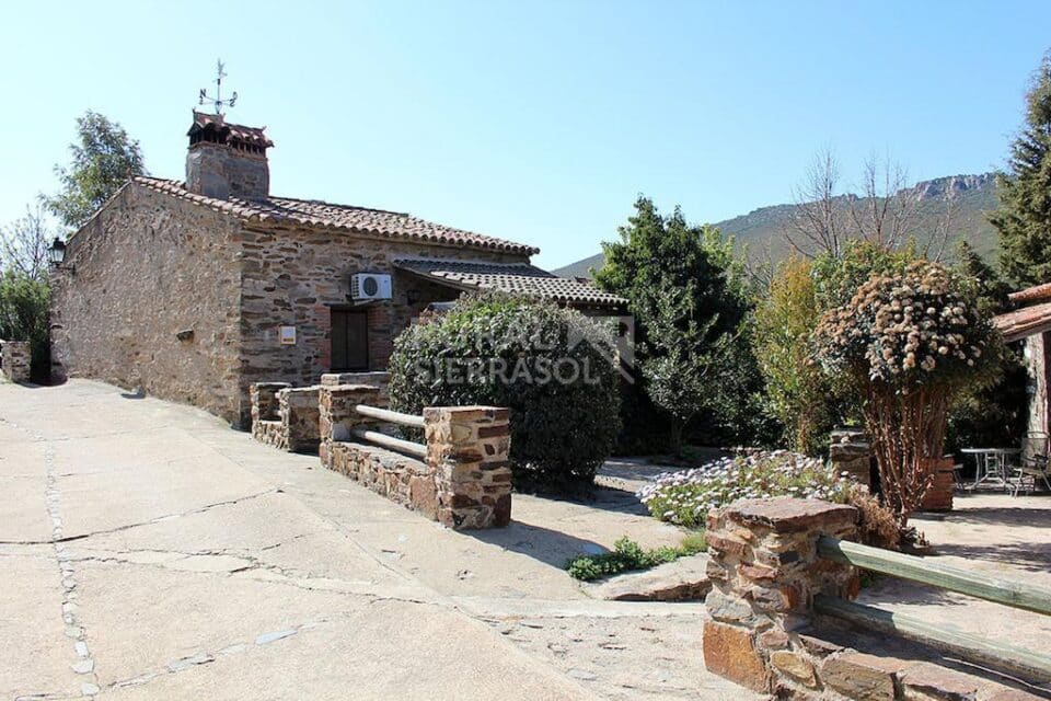 Preciosa Casa Rural en Valencia de Alcántara, con piscina aire acondicionado y wifi - Imagen 55