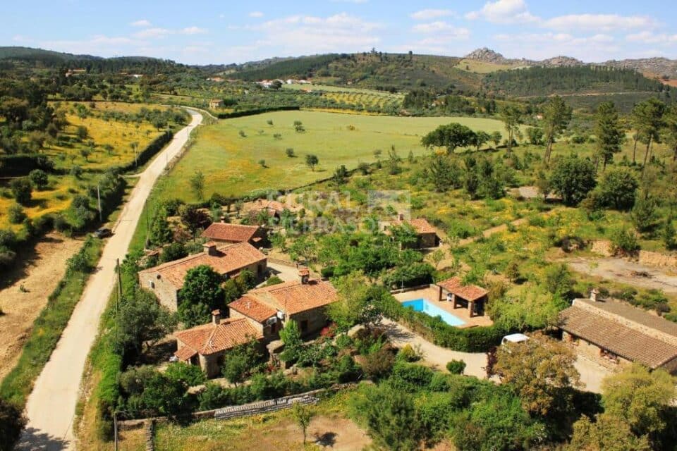 Preciosa Casa Rural en Valencia de Alcántara, con piscina aire acondicionado y wifi - Imagen 61
