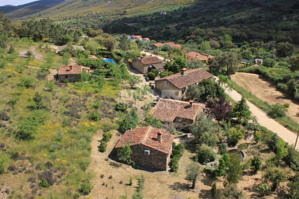 Fantástica Casa Rural en Valencia de Alcántara, con piscina y aire acondicionado - Imagen 65