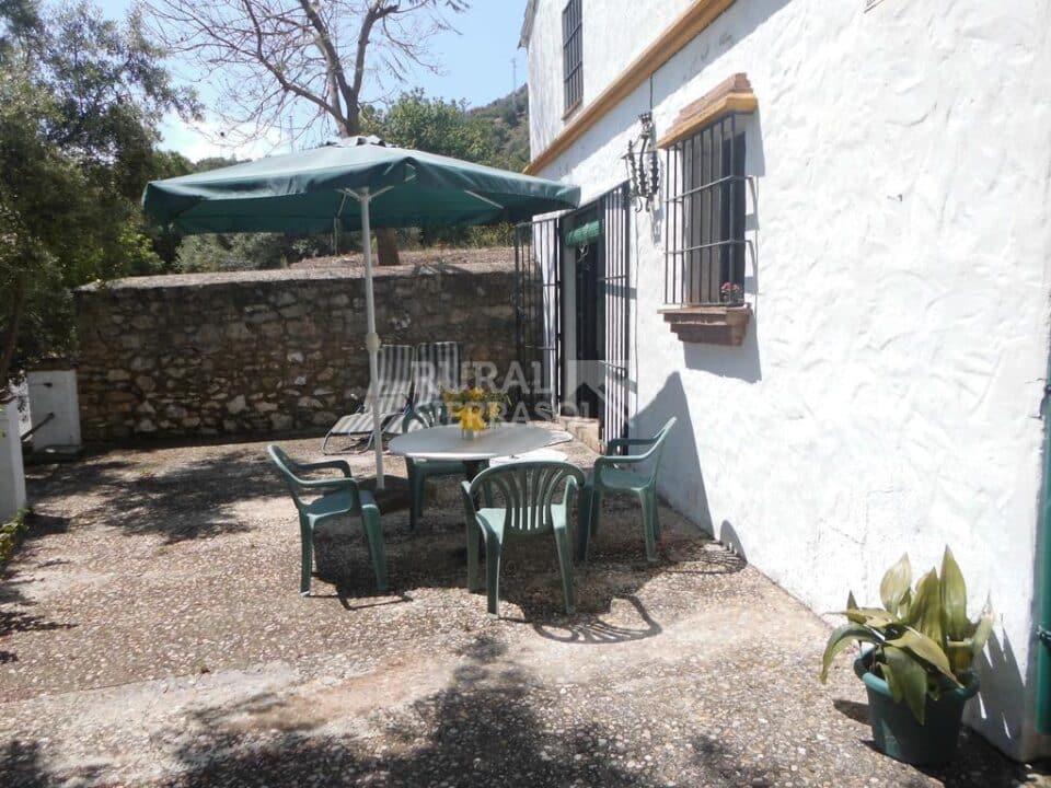 Acogedora Casa Rural con Chimenea y barbacoa en Zahara de la Sierra - Imagen 2