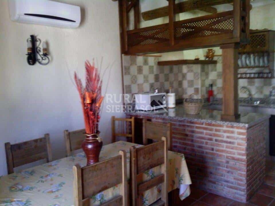 Acogedor Apartamento Rural en Zahara de la Sierra con chimenea, aire acondicionado y wi-fi - Imagen 8