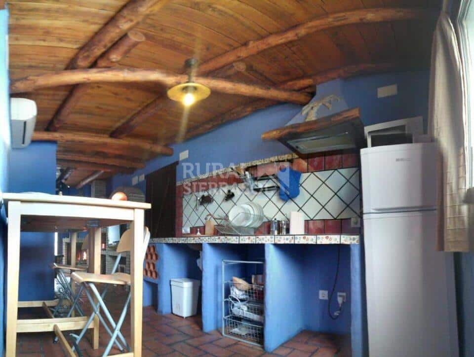 Acogedor Apartamento Rural en Ubrique con chimenea, wi-fi y columna hidromasaje - Imagen 8