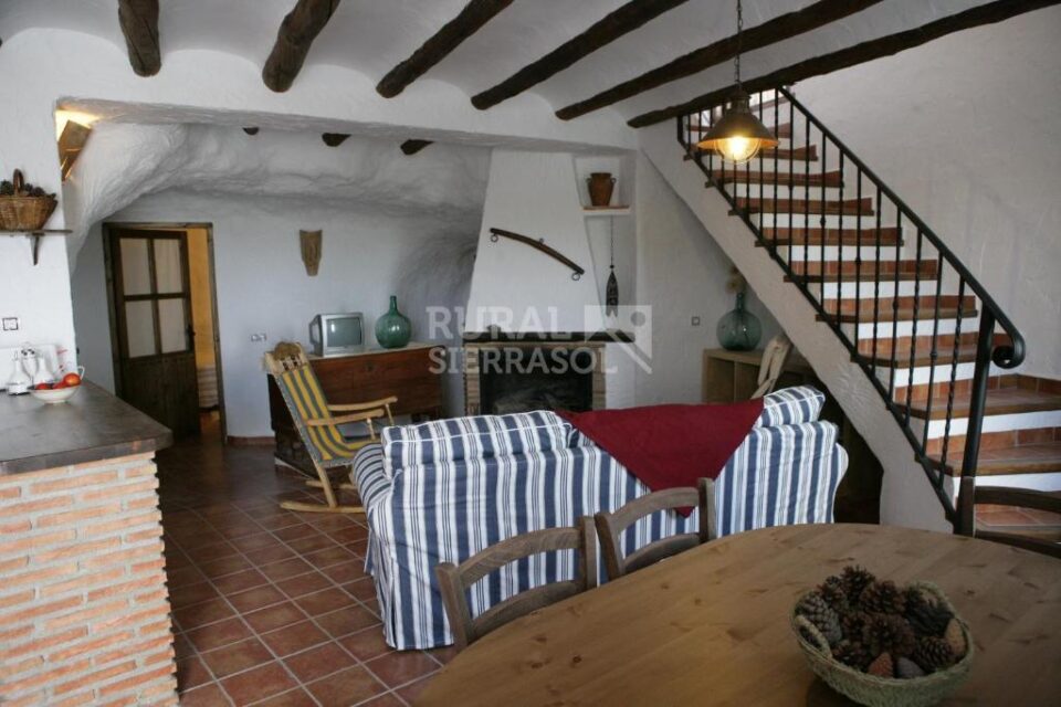 Amplia Casa Cueva con chimenea y calefacción, en Galera - Imagen 8