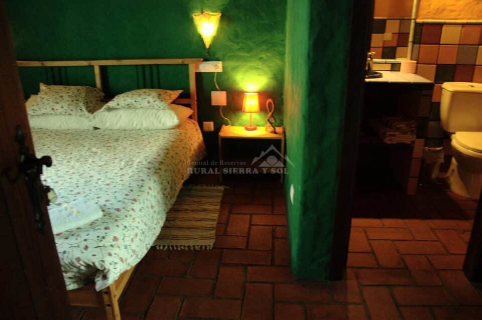 Maravilloso Alojamiento Rural en Ubrique con chimenea y wi-fi - Imagen 16