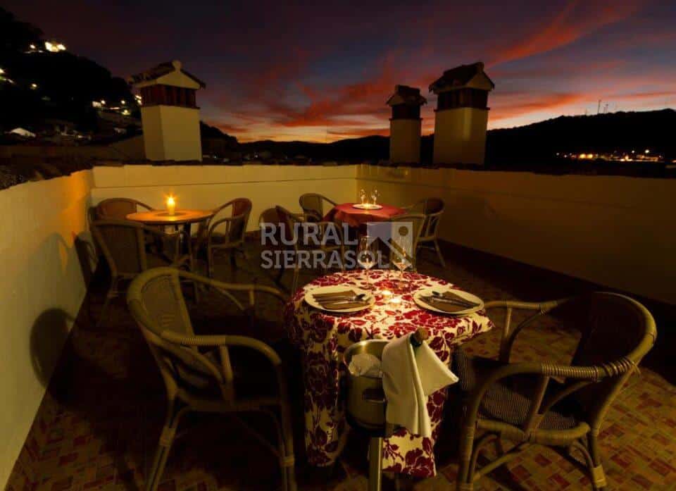 Acogedor Apartamento Rural en Ubrique con chimenea, wi-fi y columna hidromasaje - Imagen 10