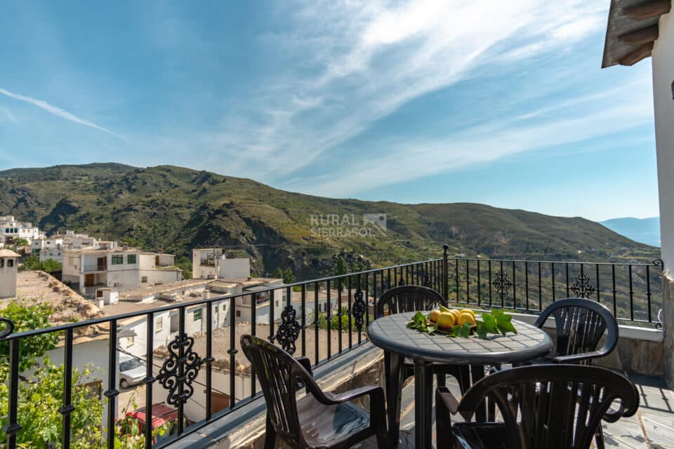 Acogedor Alojamiento Rural en Alpujarra de La Sierra, con piscina y cabina hidromasaje - Imagen 9