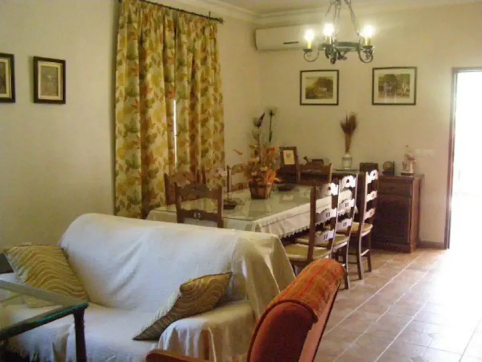 Maravillosa Casa Rural en Posadas, con piscina, aire acondicionado y barbacoa - Imagen 10
