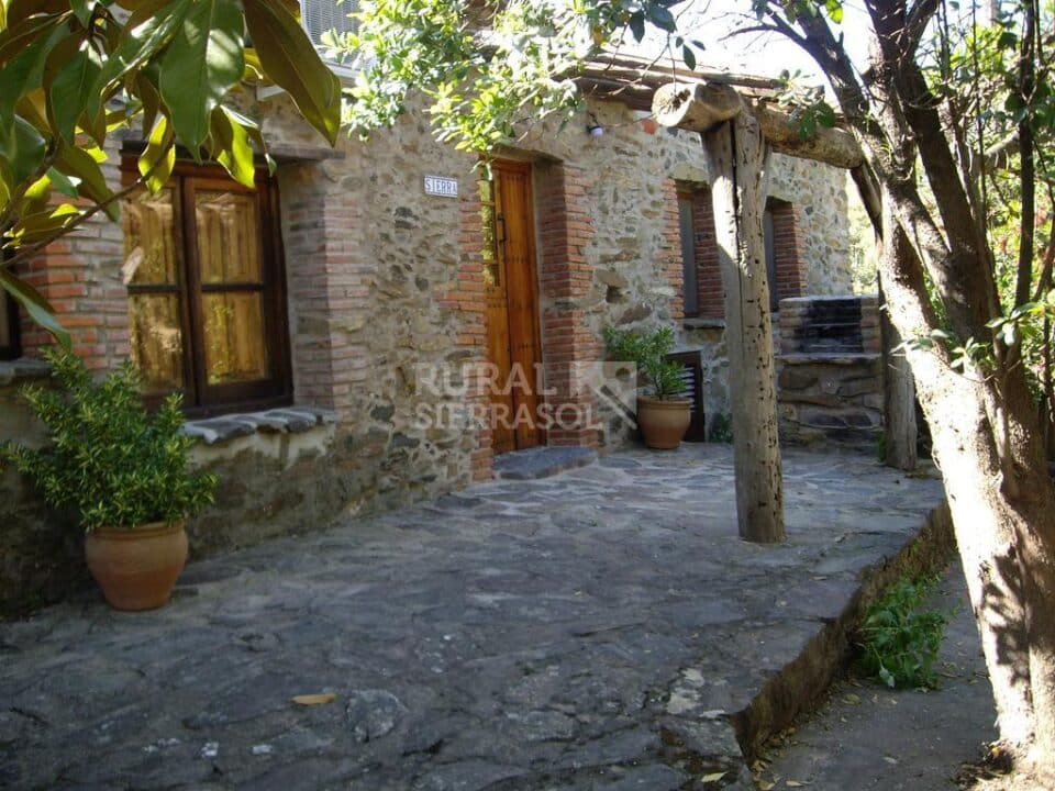 Magnífica Casa Rural en Valencia de Alcántara, con piscina y barbacoa - Imagen 9