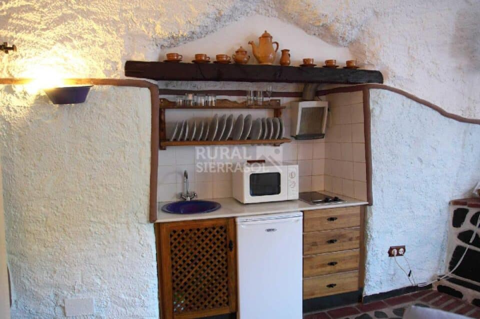 Acogedora Cueva tipo estudio en La Calahorra, con chimenea y piscina - Imagen 26